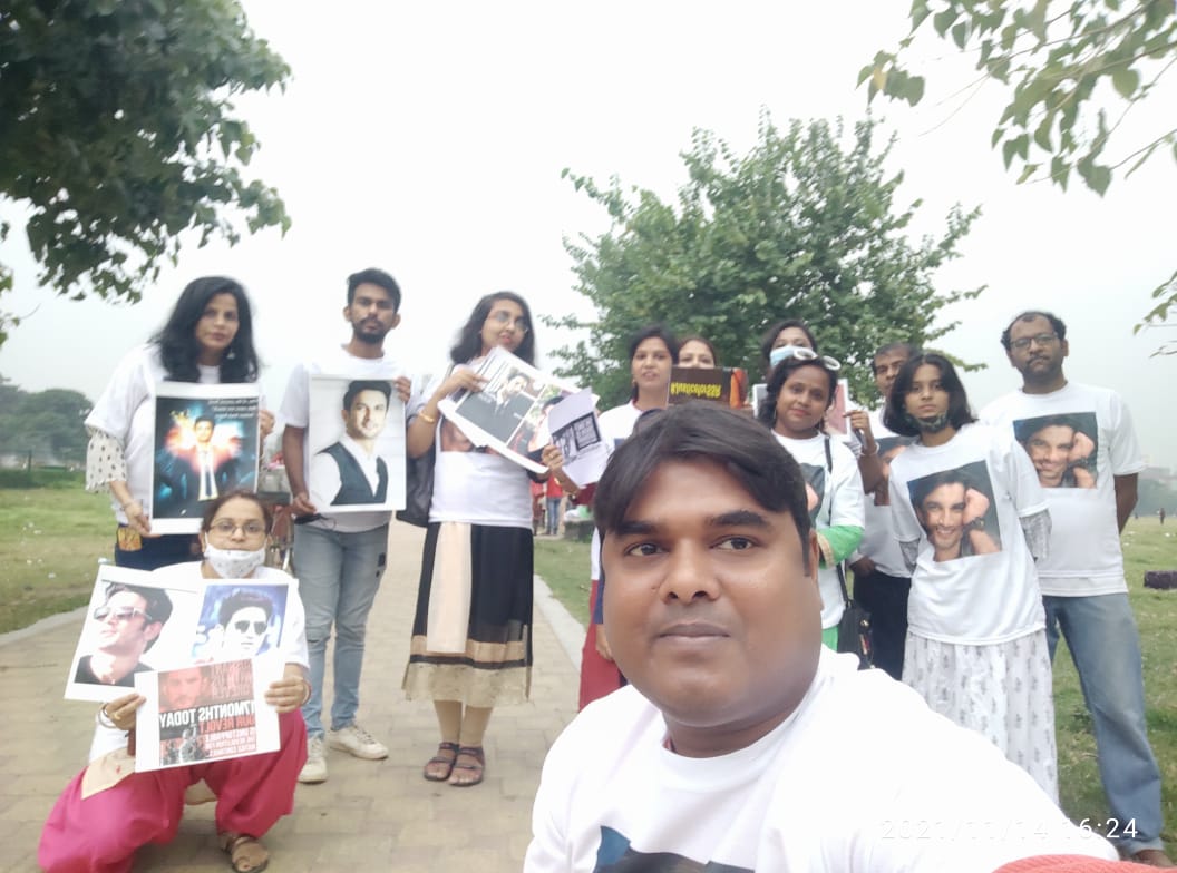 Marilyn33762108's tweet photo. More power to you Priyanka Di🔥. We all SSRians Community from globally are standing strong with your family🙏🙌. Now Sushant Singh Rajput is a big Revolution and we will never let it down✊. @withoutthemind @RRS_InnerVoice @s_mamta9 @PMO @PreetiK2021 Nyay Ki Jung 4 Sushant https://t.co/0QDeHfSKIJ