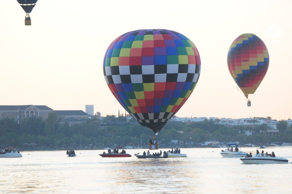 noticiasvesp's tweet photo. #FIG2021 🎈 | Este tercer día del #FIGLeón dejó todo un espectáculo en el cielo de #León #GoFIG #FIGenDirecto
👉 https://t.co/3Z99tmP0xp
📸 Édgar Camacho | El Sol de León https://t.co/RQGM2areB2