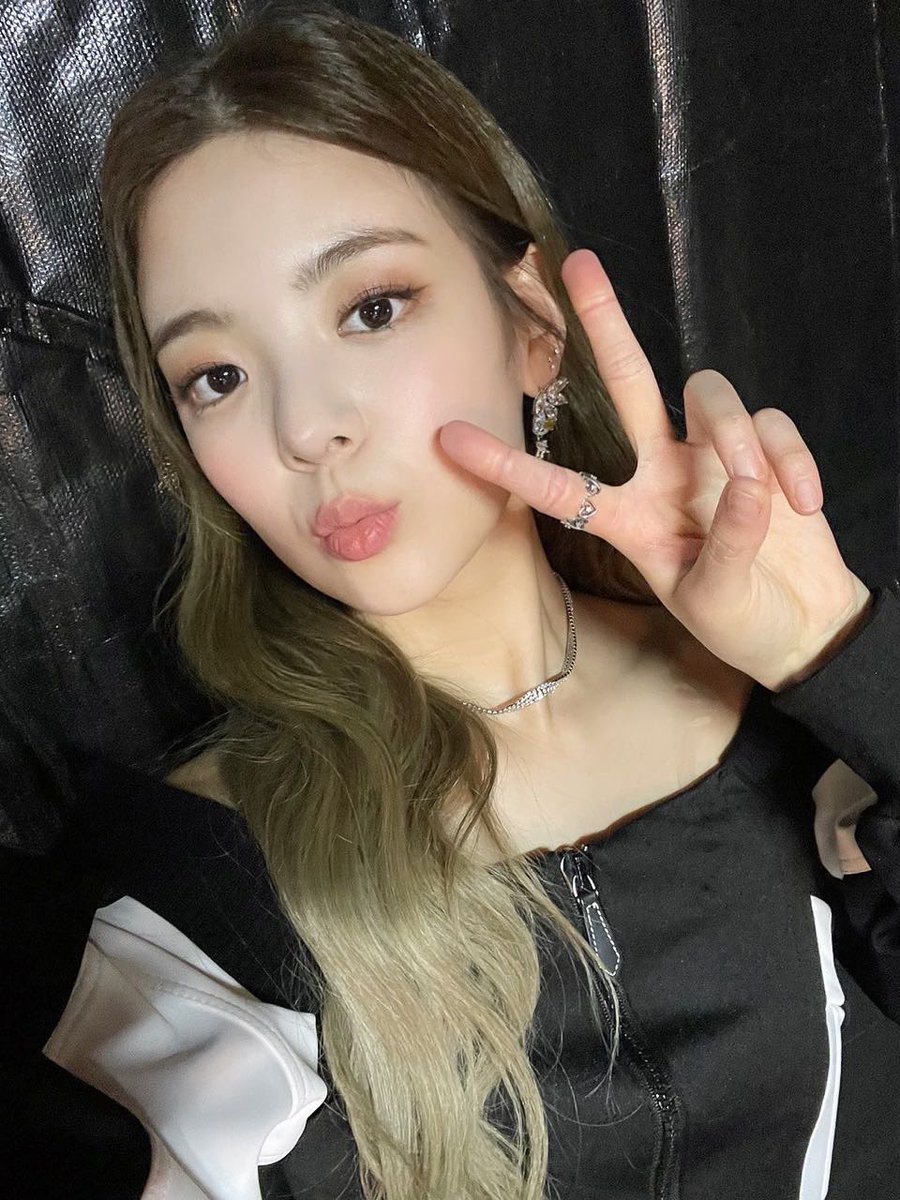 @jisupics (@liafiles) on Twitter photo 