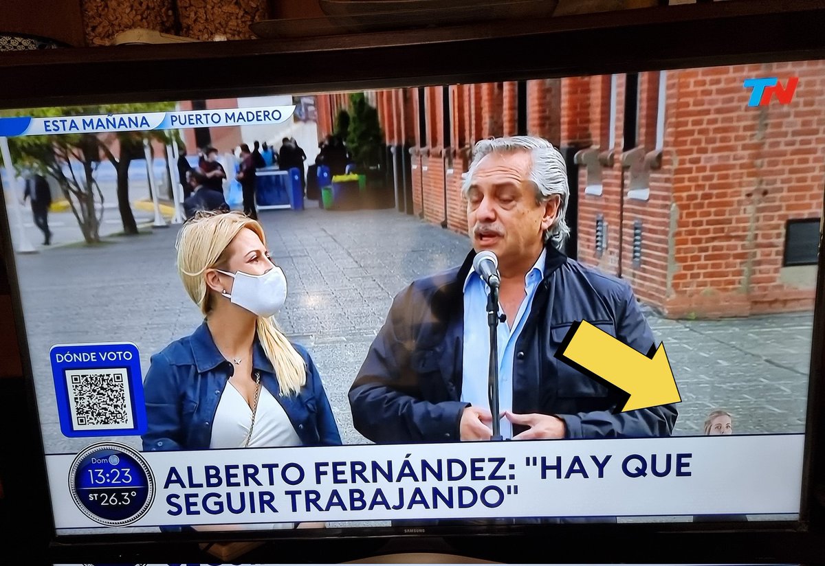 No tapen a la intérprete de signos, <a href="/todonoticias/">TN - Todo Noticias</a>