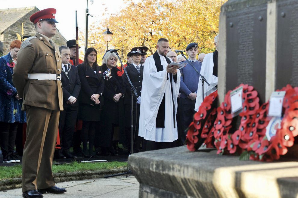 An honour to officiate for #RemembranceSunday in Wigan today surrounded by so many at the cenotaph once again #LestWeForget 

📷 <a href="/WigToday/">WiganToday</a>