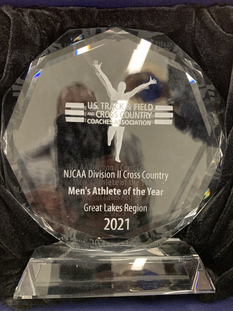 XcRaider's tweet image. Forgot to mention that Coleman Clark is also coming home with some pretty cool hardware for being named the USTFCCCA Great Lakes Region Men’s Athlete of the Year! Congrats Coleman!