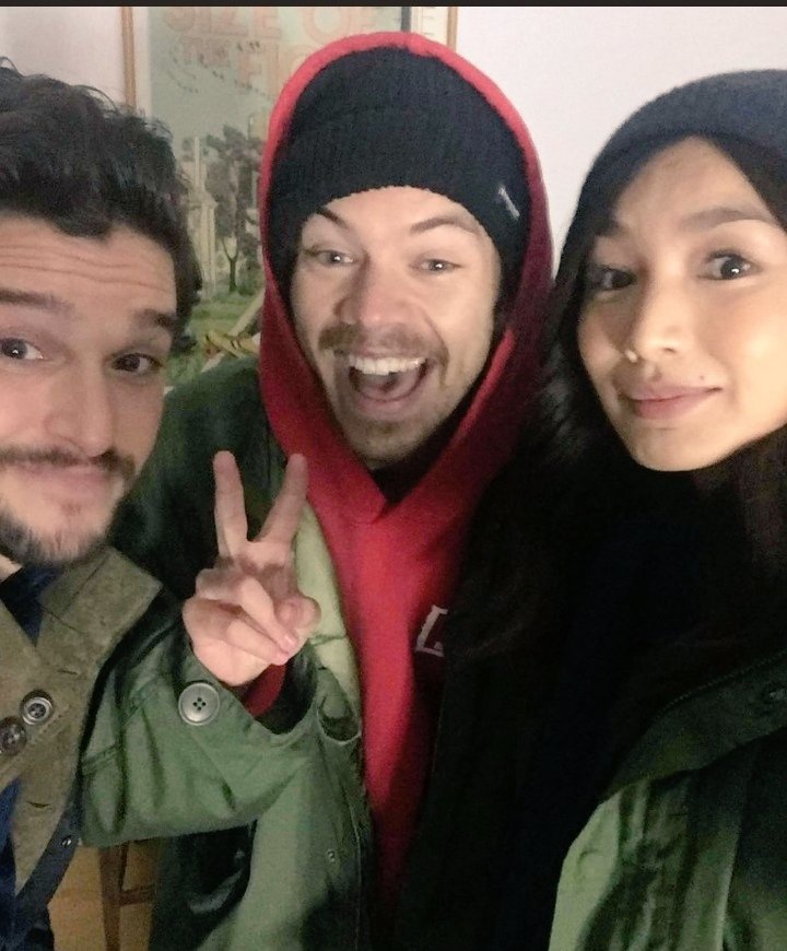 Ben yeni geldim filmden ya film dünyanın e musthis filmi degildi ama en kotusu de degildi acikcasi ben filmi bayagi begendim beni tatmin etti begenmeyenler zaten bi infinity war filan bekliyorlar herhalde ben o beklentiye hic kapilmadim bence kesin gidin pisman olmassiniz .