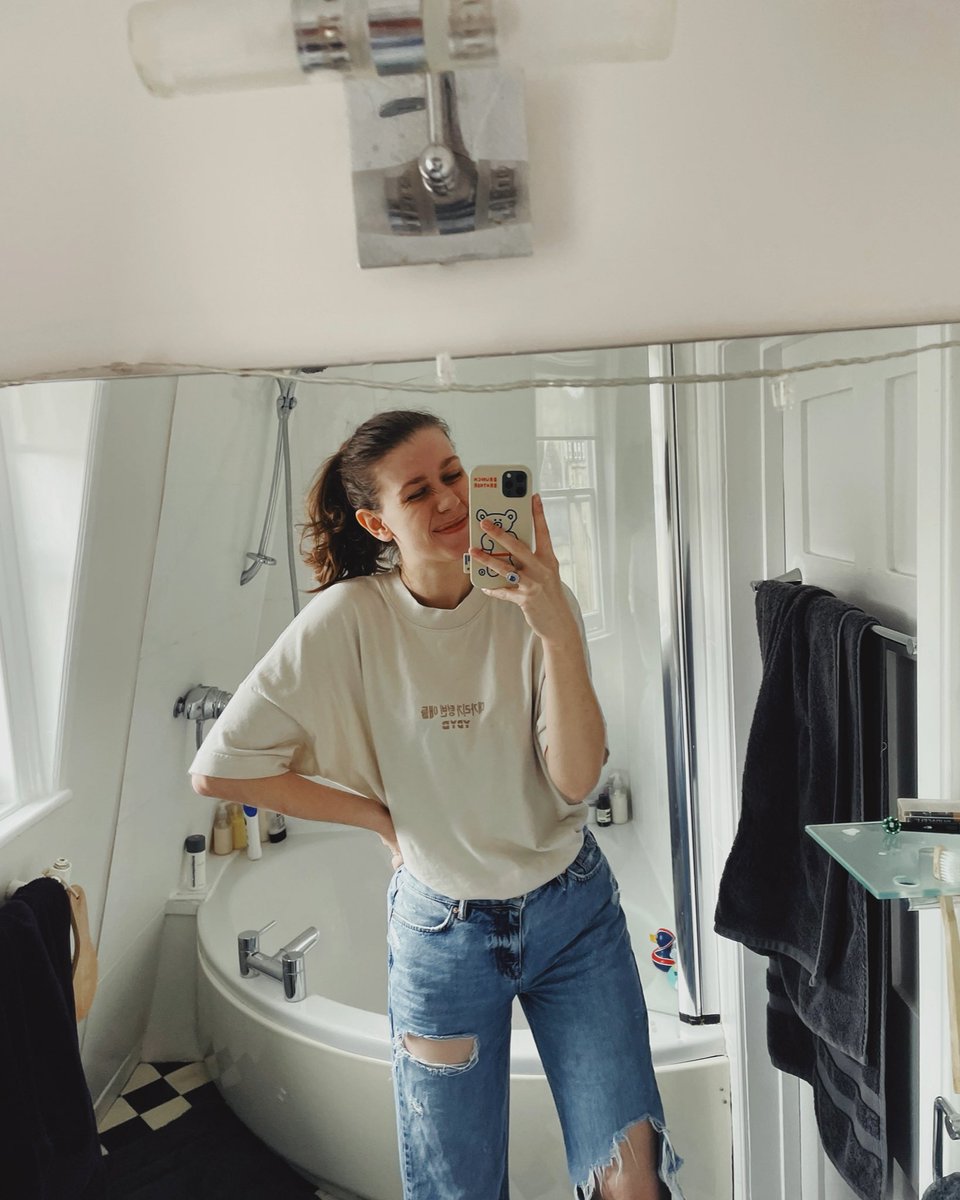 YDYBSHOP's tweet photo. The comfiest tee you will ever own 🧸 https://t.co/mYAEDvxgCN