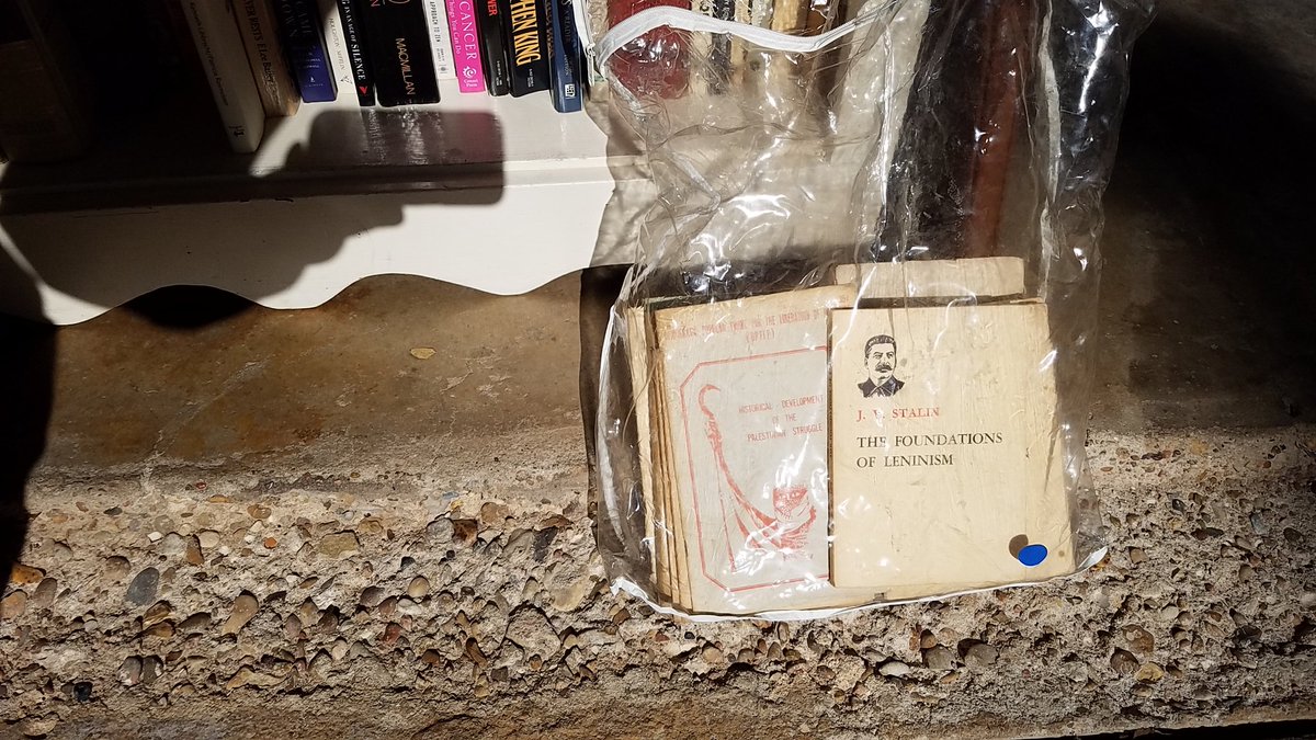 raquefella's tweet photo. Spotted at the family yard sale; Sandy's late mother was #CardCarrying βπ½ https://t.co/icEGhGZ4KJ