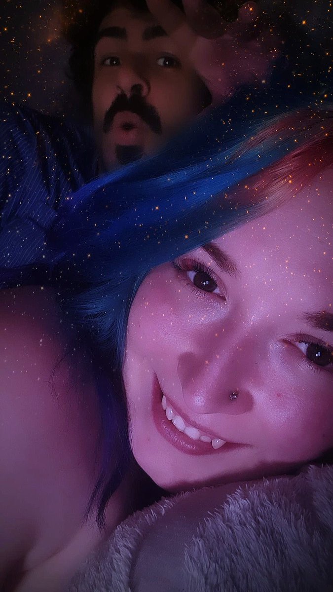 REDGibson91's tweet photo. ❤🧡💛💚💙💜
My hives have eased off but my body still aches. So bed day binge watching the @thexfiles it is!
#XFiles #nonbinary #nonbinarycouple #lgbt #writingcommunity #artcommunity https://t.co/G7ClJfKqOf