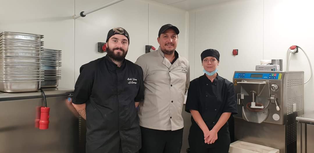 SSchemb's tweet image. #icecream #roadtrip Acte 3
facebook.com/10590154498831…
#nimes #gard #dolcezza #glace #gelato #cremoso #italie #gelateria #sorbet #fruitsfrais #glacerie #glacier #artisan #artisanal #frères #rugby #fabriquemaison #icecreamroadtrip