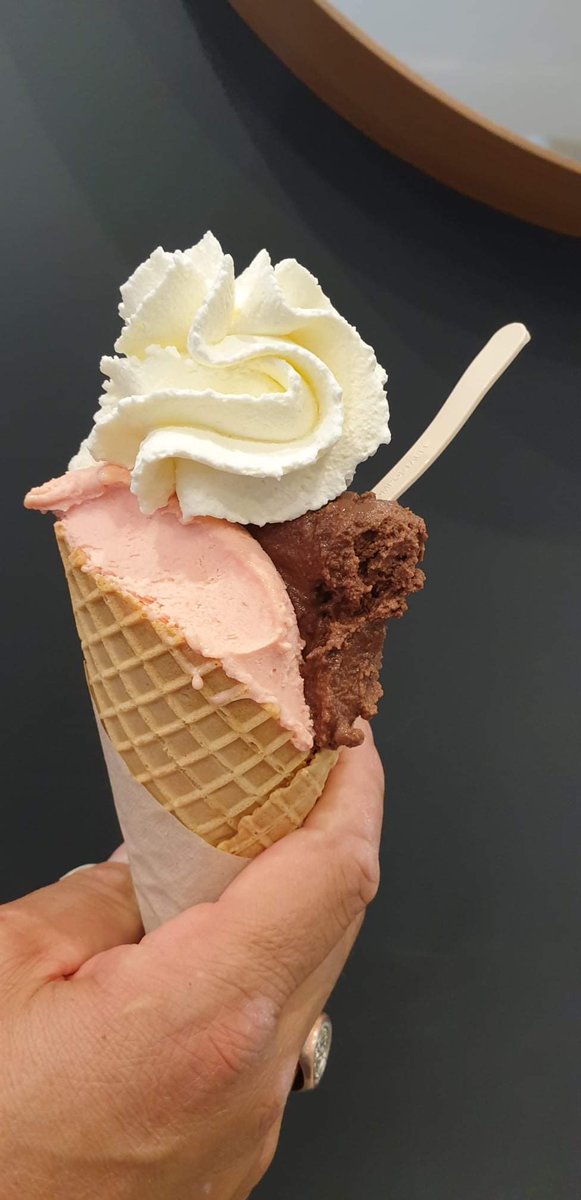 SSchemb's tweet image. #icecream #roadtrip Acte 3
facebook.com/10590154498831…
#nimes #gard #dolcezza #glace #gelato #cremoso #italie #gelateria #sorbet #fruitsfrais #glacerie #glacier #artisan #artisanal #frères #rugby #fabriquemaison #icecreamroadtrip