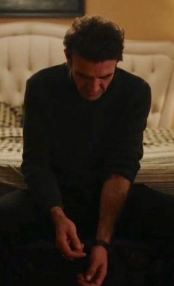 maviyurelm's tweet image. O kadar yazıdan sonra kolum; #yargı #ödevler