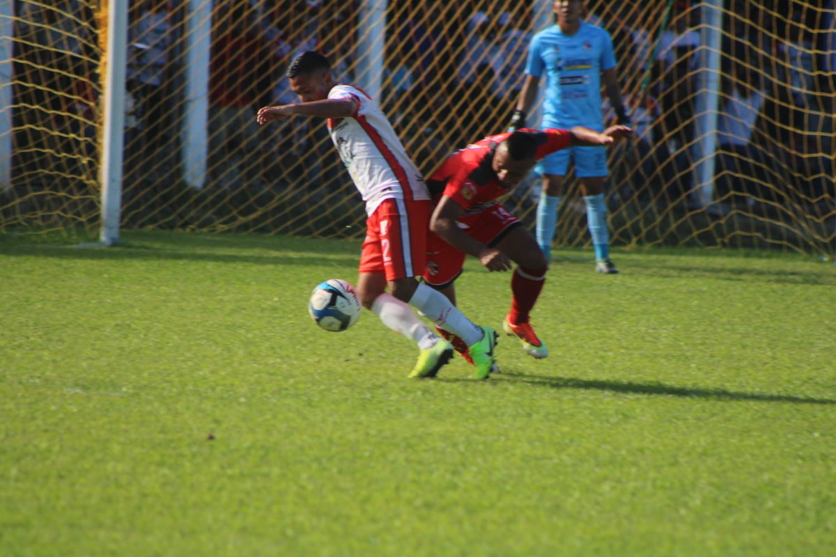 Parcial 
0x0 en el estadio La Asunción  entre el Atlético Mictlán y Quiché FC, con éste resultado sigue ganado la serie el cuadro Conejo 2x1.

📸Luis Martínez 
Frijolero Futbolero