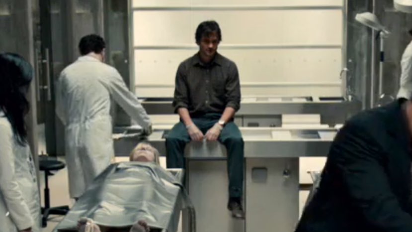 LovclyMikkelsen's tweet photo. The feminine urge to sit on the table despite there being available chairs https://t.co/5OOTo9uBwp