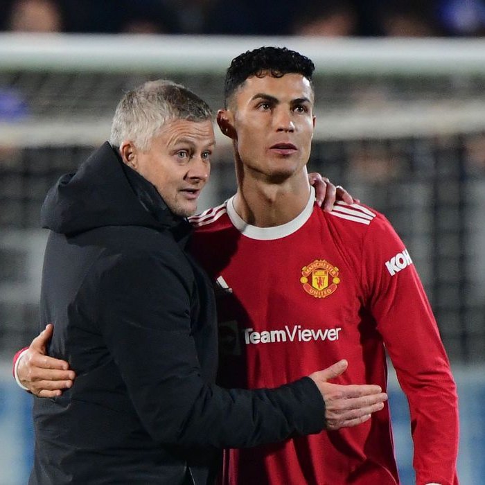 futtmais's tweet photo. Cristiano Ronaldo está com muito azar no final da sua carreira.

Sofre com o Solskjaer no Manchester United e sofre com o Fernando Santos na seleção de Portugal. https://t.co/NklAQonLiv