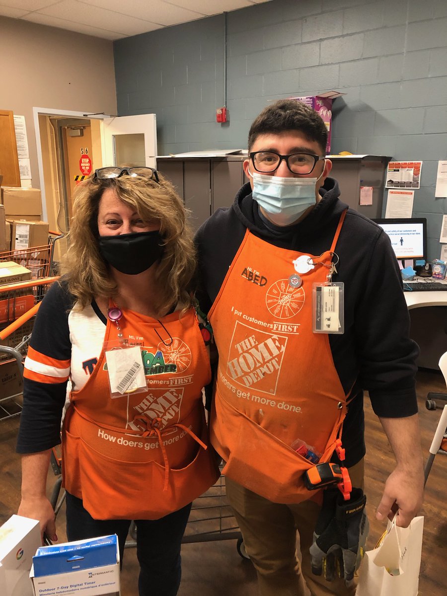 thd_2710's tweet photo. Hello store 2710!!! Today we are Celebrating associates Abeds 1 year and Domingos 2 year anniversaries. Congrats!  @chrisLsm2738 @McFarrenGary https://t.co/3pIl4GC4kT