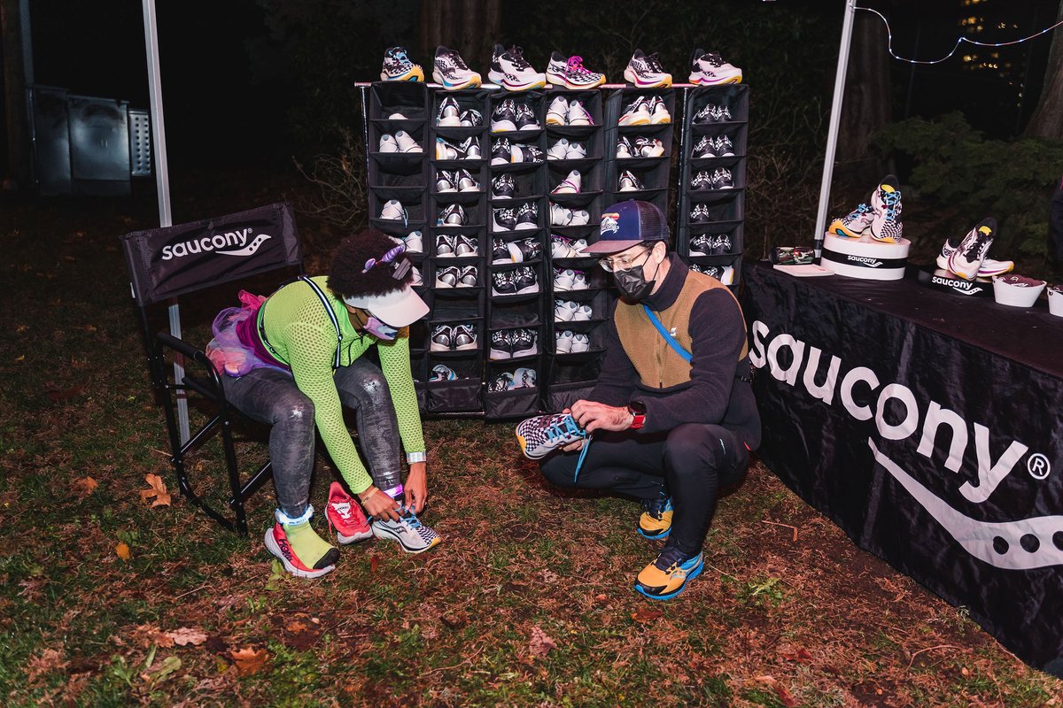 MoustacheMiler's tweet photo. @SauconyCanada definitely stands behind their #RunForGood tagline.  A huge thank you for the bags, volunteer beanies, free shoe prizing, AND for all the tents to keep runners dry while they stood in line.  Let's give them some mo love! #runforgood #momiler https://t.co/SHbOeVOsU4