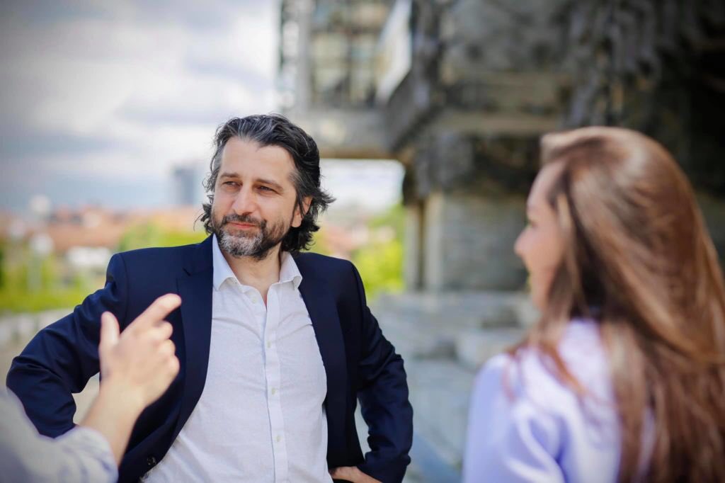 RalfGjoni's tweet photo. Immensely proud of my old London friend @perparim_rama being elected Mayor of #Prishtina. Look forward to this new era in #Kosovo #Krenar 👏👏👏🙏 https://t.co/Gwa5ljizqL