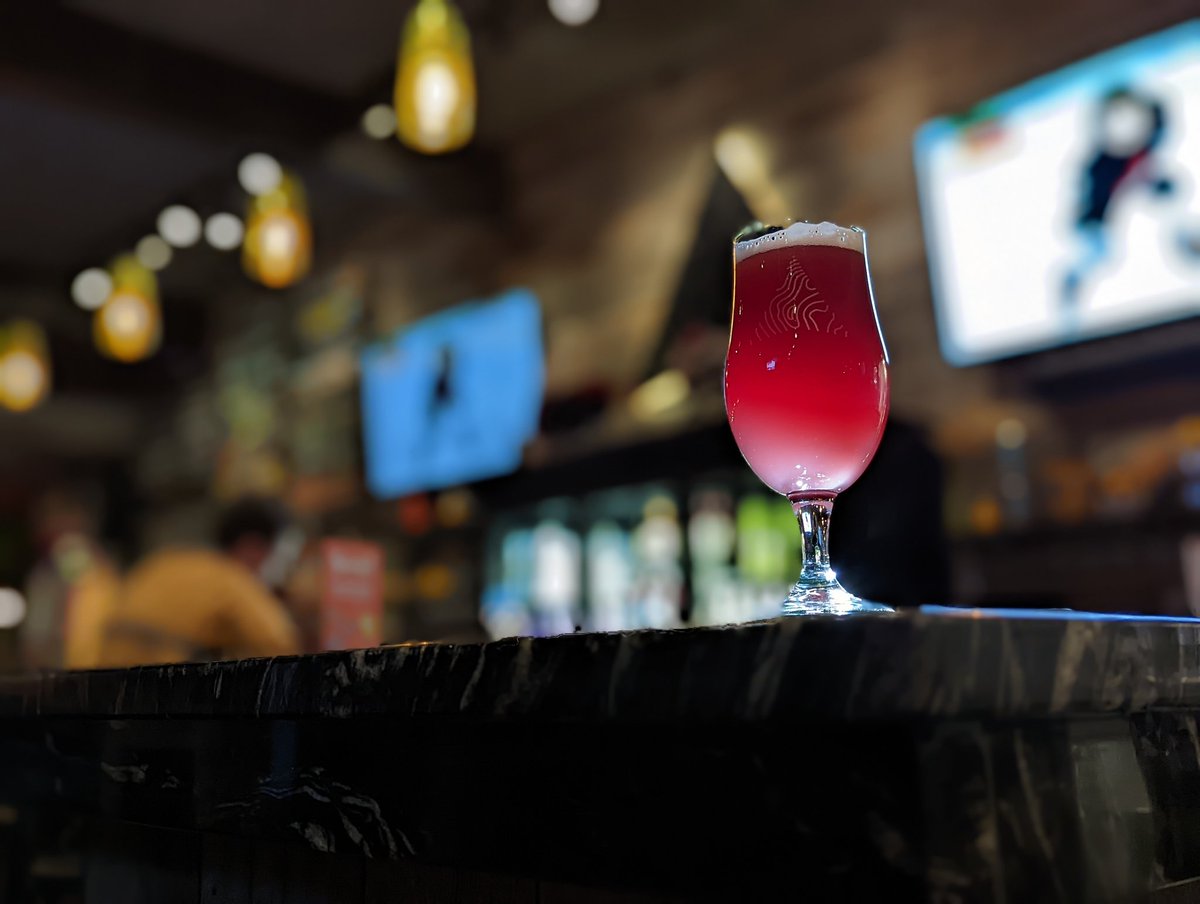 mxmatt's tweet photo. Last night's fruited wheat ale from @Backchannelbrew . Photo #pixel6 #teampixel #brewery #alehouse #backchannelbrewing https://t.co/hDoyCBNwpZ