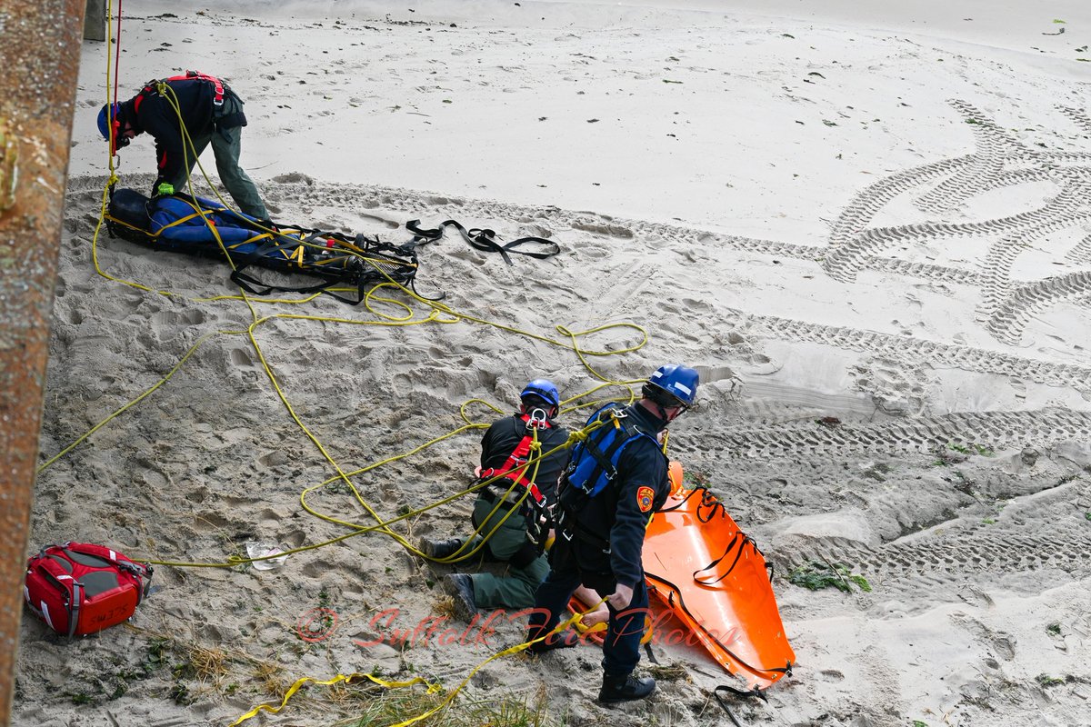 SuffFirePhoto's tweet photo. This weekend @SuffolkCoFRES  USAR team trained along side @SCPDHq &amp; EMS members from  Port Jefferson EMS for a Mobex training at Smith Point. Here are a few images I was able to capture. More to come on our site and other socials #searchandrescue  #USAR  #training #suffolkcounty https://t.co/V0hFg58Cgr