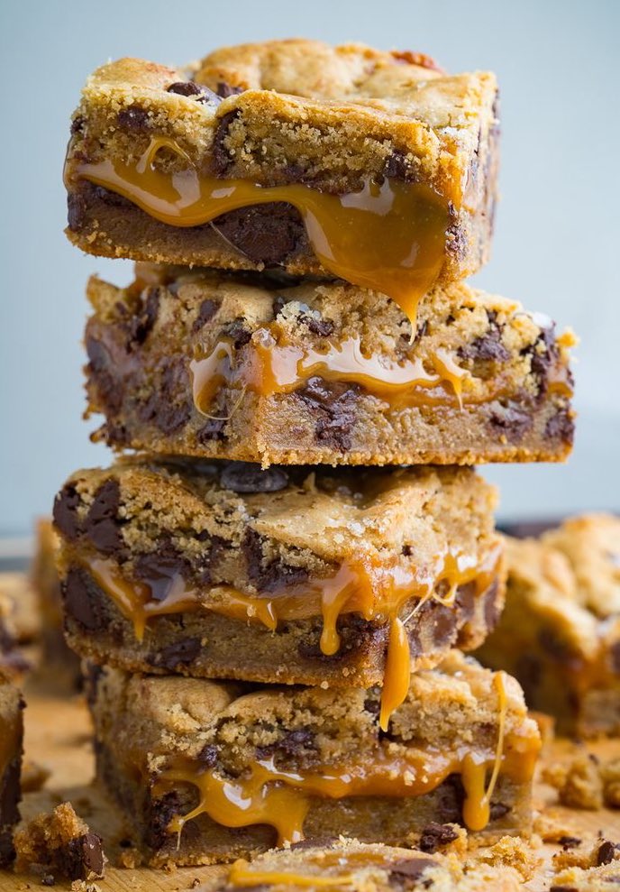 WHATSFORDlNNER's tweet photo. Salted Caramel Chocolate Chip Cookies https://t.co/7eYKOdBTTC