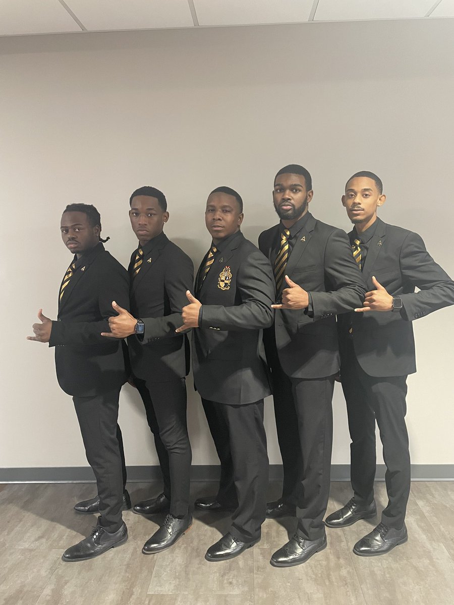 TAU1917's tweet photo. This past weekend S.S. Cold R.E.D. represented Too Tuff TAU chapter at their first district conference at Northern Illinois University. #TAUTACTICS🤙🏾 https://t.co/Fu5PPA5SlA
