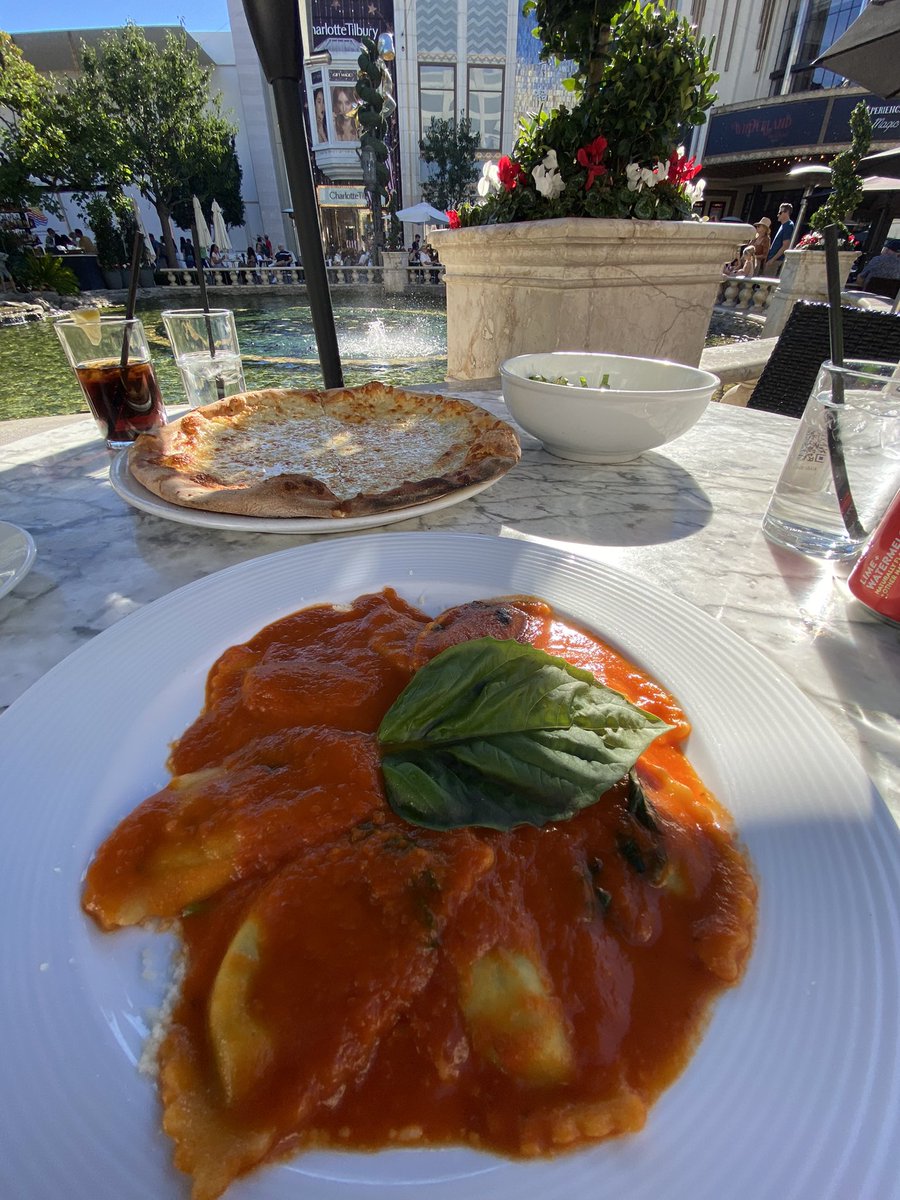 ZooMaa's tweet photo. Buon appetito 🇮🇹 https://t.co/gPZuYXYhZc