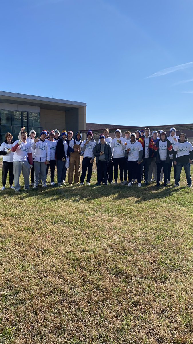 There’s nothing better than helping out your community! These Delts did so by volunteering for the Mini Big Event where they assisted many elderly people and helped them with yard work.