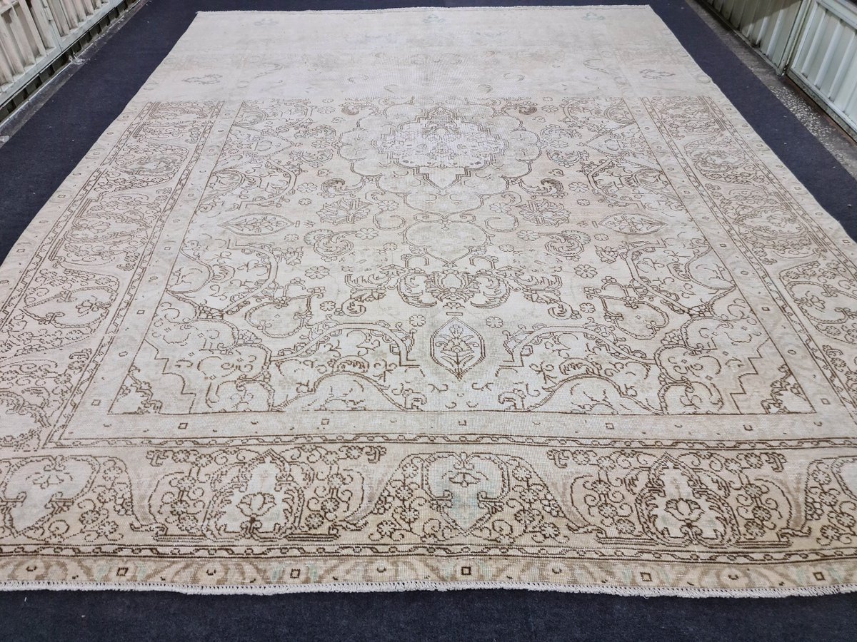 Excited to share the latest addition to my #etsy shop: 9.5X13 Faded Oushak Rug/ Oversize Vintage Carpet/ Distressed Neutral Rug/ Hand Knotted Turkish Rug/ Wool Area Rug/ Boho Rug/ 9.65x12.9 feet etsy.me/3HlrY30 #bedroom #wool #area #bohemianeclectic #beige #per