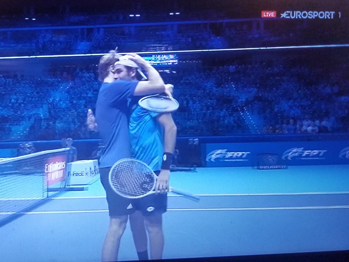 Tennis_Etc_'s tweet photo. #TeamSascha ➡️ #TeamMatteo 🥺❤
#atpFinals #berrettini #ZverevBerrettini #Zverev https://t.co/0FymNMf8ka
