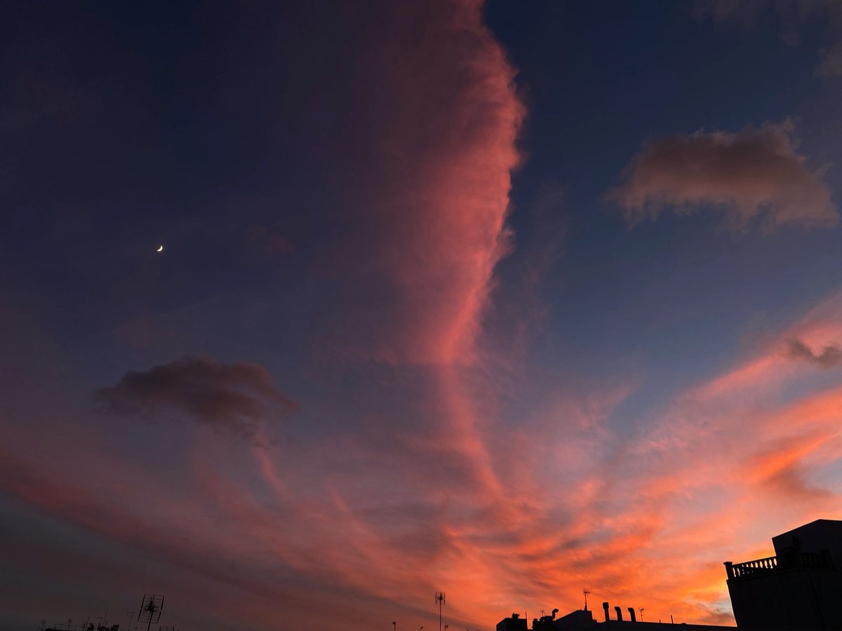 el atardecer con la luna>>>>>