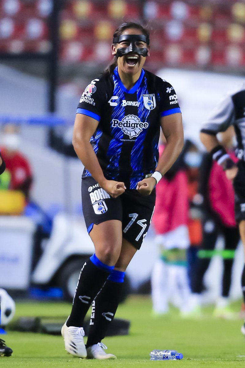 dla_tribuna's tweet photo. Finaliza en casa el AP2021 para @GallosFemenil con triunfo ante @ClubSantosFem por 4 a 2 con doblete de @Leidy_r11, @FtimaServn2 y @alondracamargo, los dos últimos goles con una ejecución excelsa.
#Quererato #GallosFemenil #GallosBlancos #LaTribunaEstaAbierta #LaTribunaDelGallo https://t.co/pGggi3jn2I