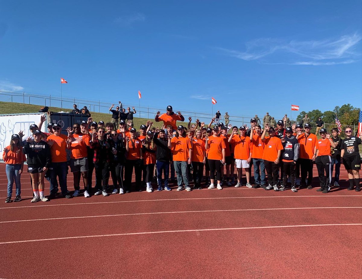 samhoustonbmb's tweet photo. Thanks to all of the high school students who joined us for our Meet the BMB football game yesterday! 🤍
We had such a great time with y’all and hope to see y’all marching with us next year!🧡🎵
Eat ‘em up Kats!! 
#passionfamilyexcellence https://t.co/PRvVxsPVTp