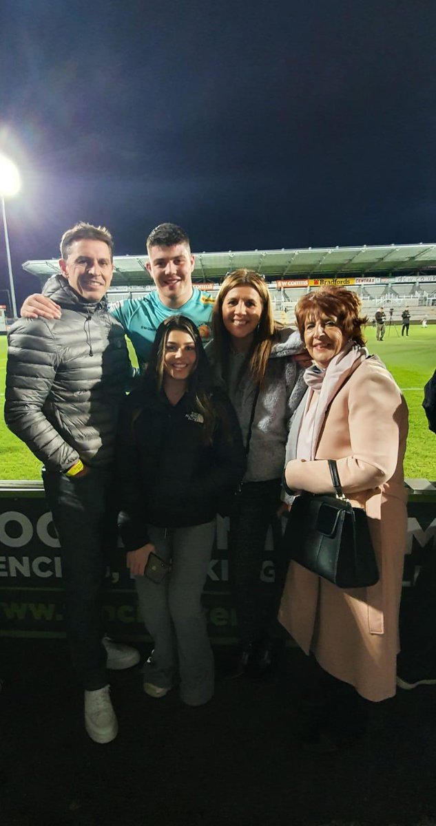oliburrows16's tweet image. Tough result but still awesome to get my debut for @ExeterChiefs yesterday with the family there too. Special mention to @LeeTregoning as well. There’s no way I’d have been on that pitch yesterday without all of his coaching over the years @NeathAthletic. I owe you a lot!