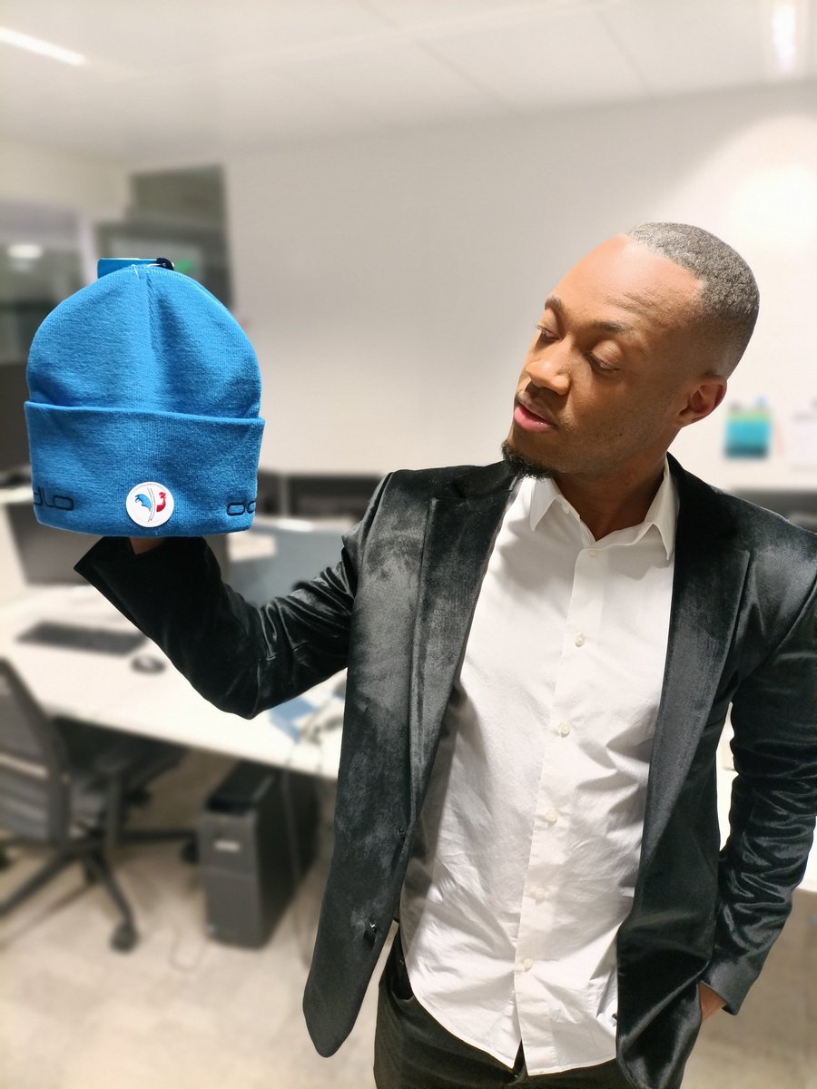 🎁ALERTE CADEAU🎁

Ce soir, <a href="/LRKabeya/">Lee-Roy Kabeya</a> vous fait gagner ce bonnet de l'équipe de France de biathlon !

Pour le remporter, RT + FOLLOW <a href="/lequipedusoir/">L'Équipe du soir</a> 📲

#EDS <a href="/lachainelequipe/">la chaine L'Équipe</a>