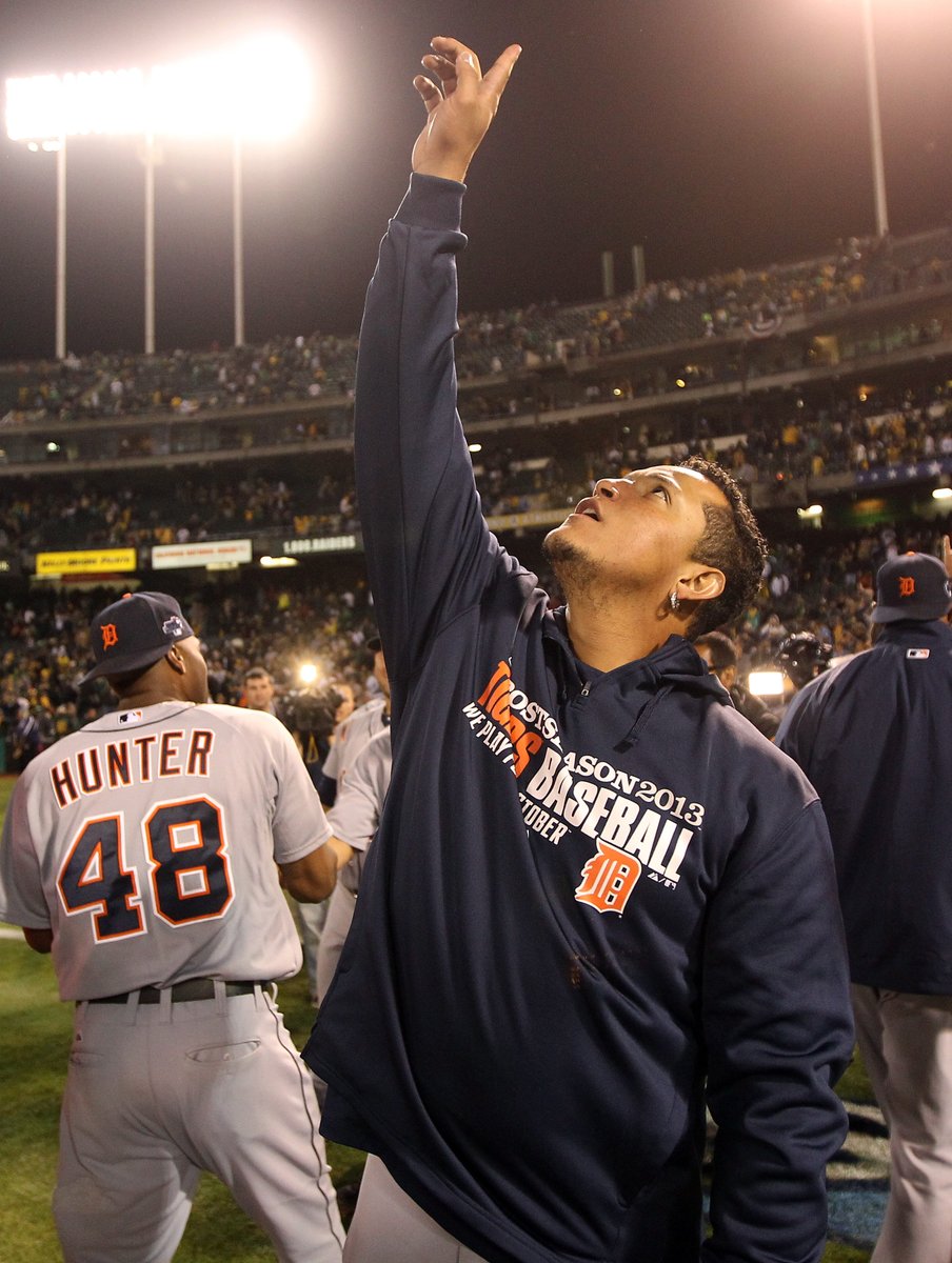 TigresdeDetroit's tweet photo. #UnDíaComoHoy en el 2013: Miguel Cabrera fue nombrado el MVP de la Liga Americana.
Se unió a Hal Newhouser como los únicos jugadores de #LosTigers en ganar el premio en temporadas consecutivas. 🏆
#SomosDetroit | @MiguelCabrera https://t.co/70wnbRWTKA