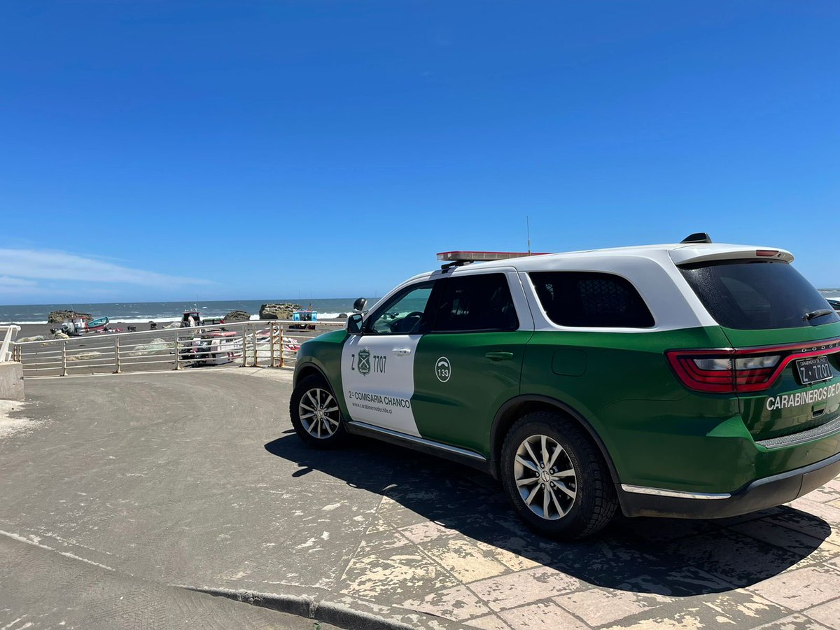 Carab_Maule's tweet photo. #CHANCO: Carabineros de la 2ª.Comisaría realizan patrullajes preventivos y de seguridad por el sector costero #Loanco, con el fin de estar con la comunidad y para la comunidad en todo momento👮🏻🌊⛱️. #CarabinerosDeTodos https://t.co/b1b2OkzuBH