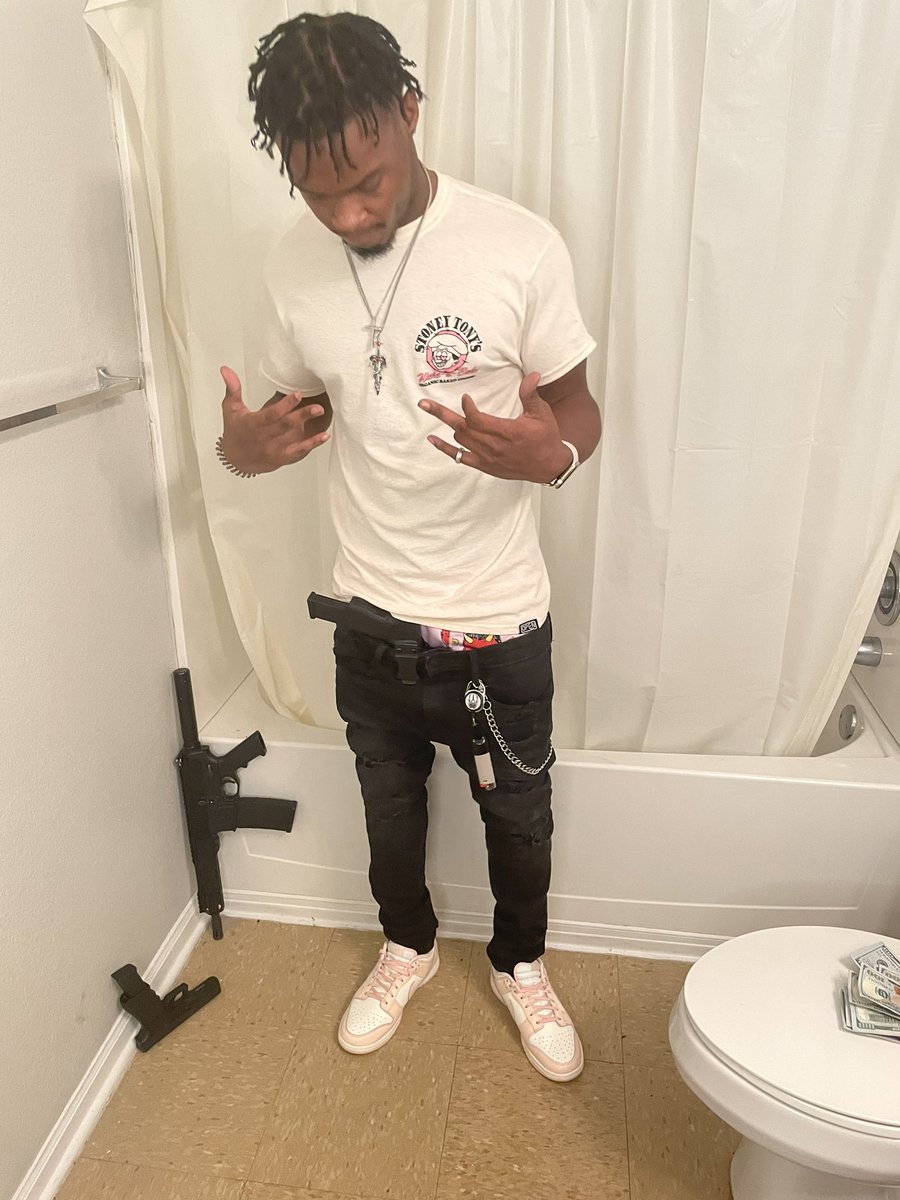IamJavon1's tweet photo. Heon Get In Da Game π
π½ββοΈ Heen Having No Motion π , They Dont Een Throw When He Open π€‘ , I Step Wit Da Left Like GinΓ³bili , Den Fade Off π I Feel Like Kobe ! π» #FTHCG #GG #FreeCpMg #LLDumbway #LLQ #LLMoto π¦ππ https://t.co/v1aC585NFK