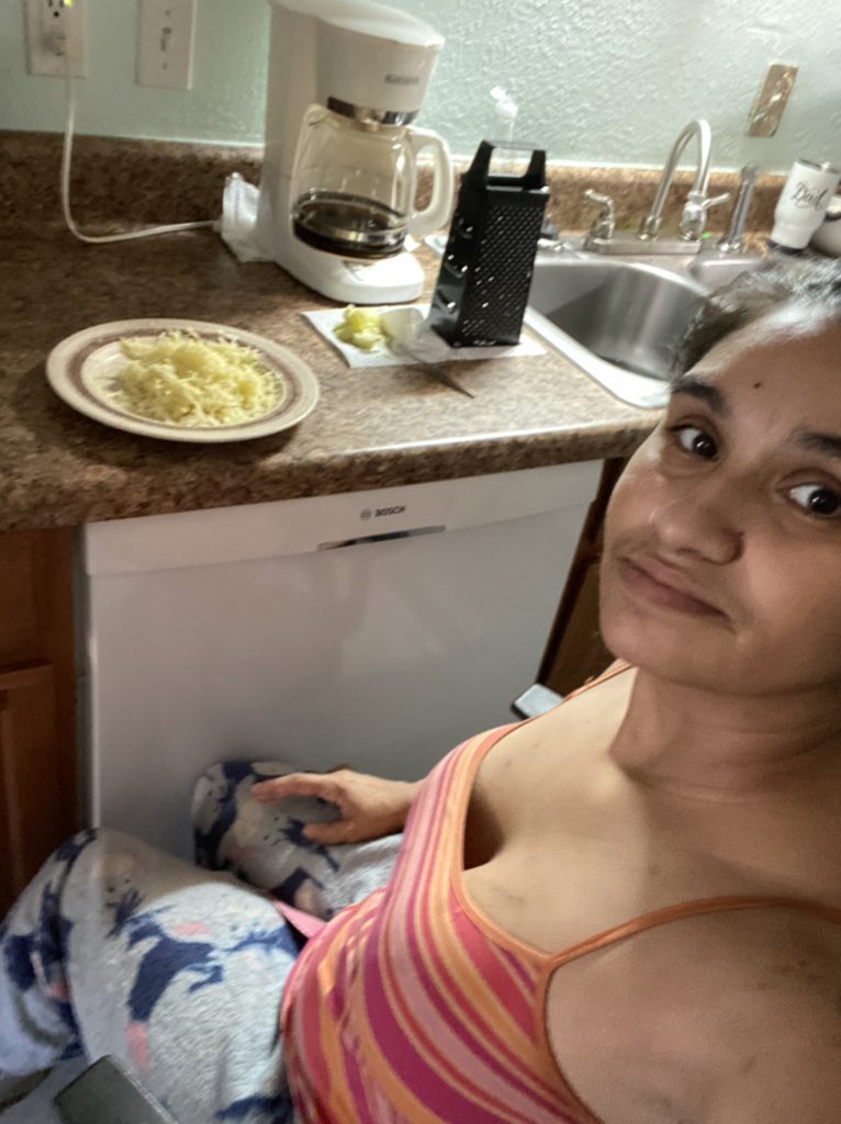 ProudHonduran84's tweet photo. Helping make more Zucchini bread. Can’t stand up for long without falling or losing my balance sooo I got creative 🤣😂
#SickOfMyCrutches #SprainedAnkle #Cooking #ZucchiniBread #FreshFood #TooLazyToWearMyDentures 🤣 #ILookAMess #LazyAttire https://t.co/u4ljSdU2Mg