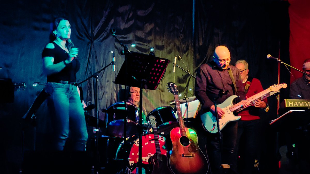 JimTersol's tweet photo. Ahir vam estar molt bé acollits al Casal de  @Granera 
#Granera #Concert #Castellterçol #Moianès https://t.co/Ms20rpebNm
