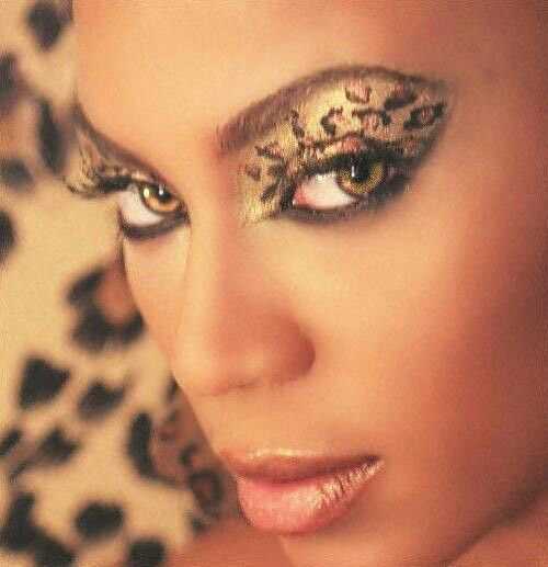 HCatXULA's tweet photo. Start your Sunday off fierce! Check out our new empowering article by Zoe Trask as she explains the power of the female gaze. 🐱
#hercampus #hcxula https://t.co/H4eP7mptuH