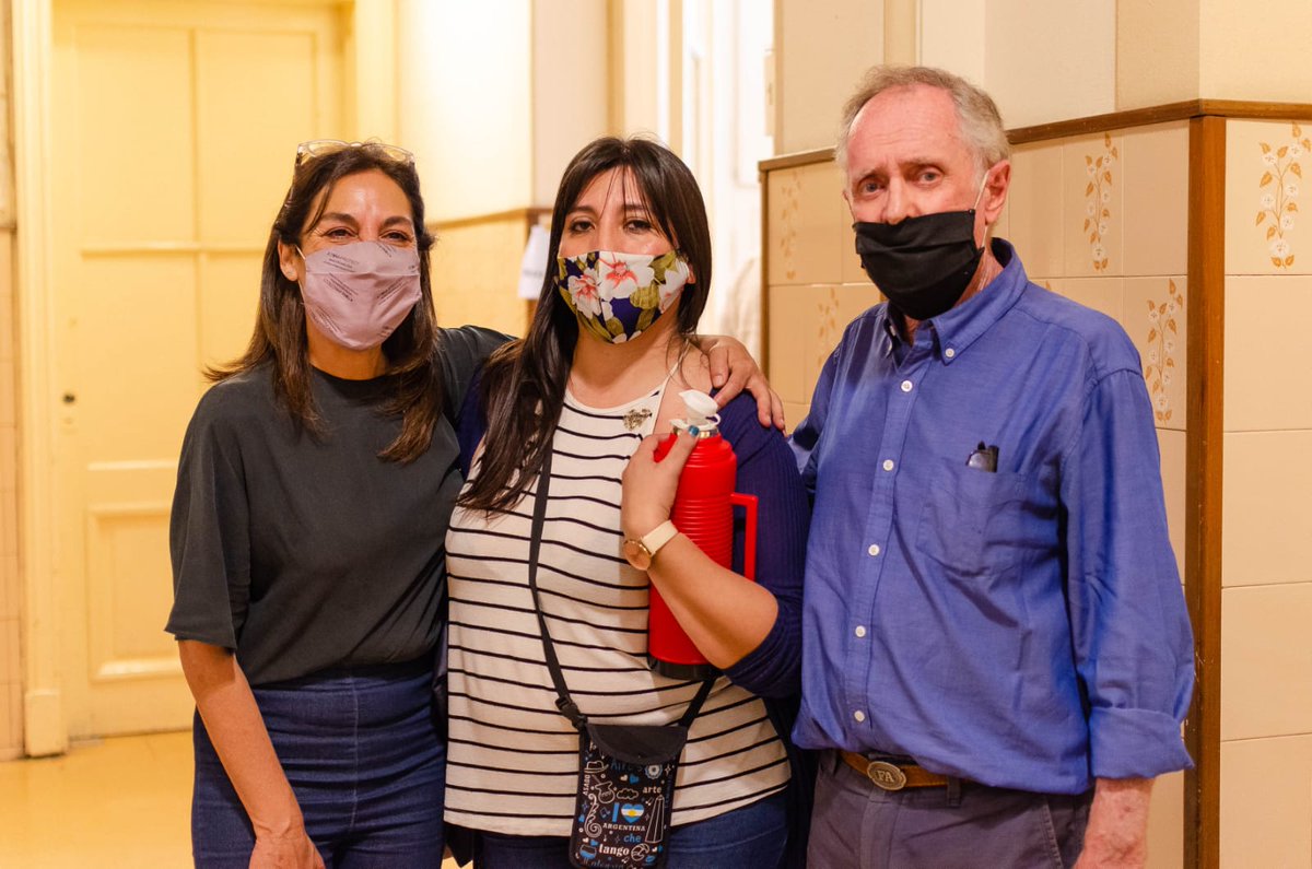 CarlaCarrizoAR's tweet photo. Hoy, el momento en que todos somos iguales ante la ley. El día en que votamos. #YoYaVote y #Fiscalice. #EleccionesArgentina🙌 https://t.co/mNbklcB6yL
