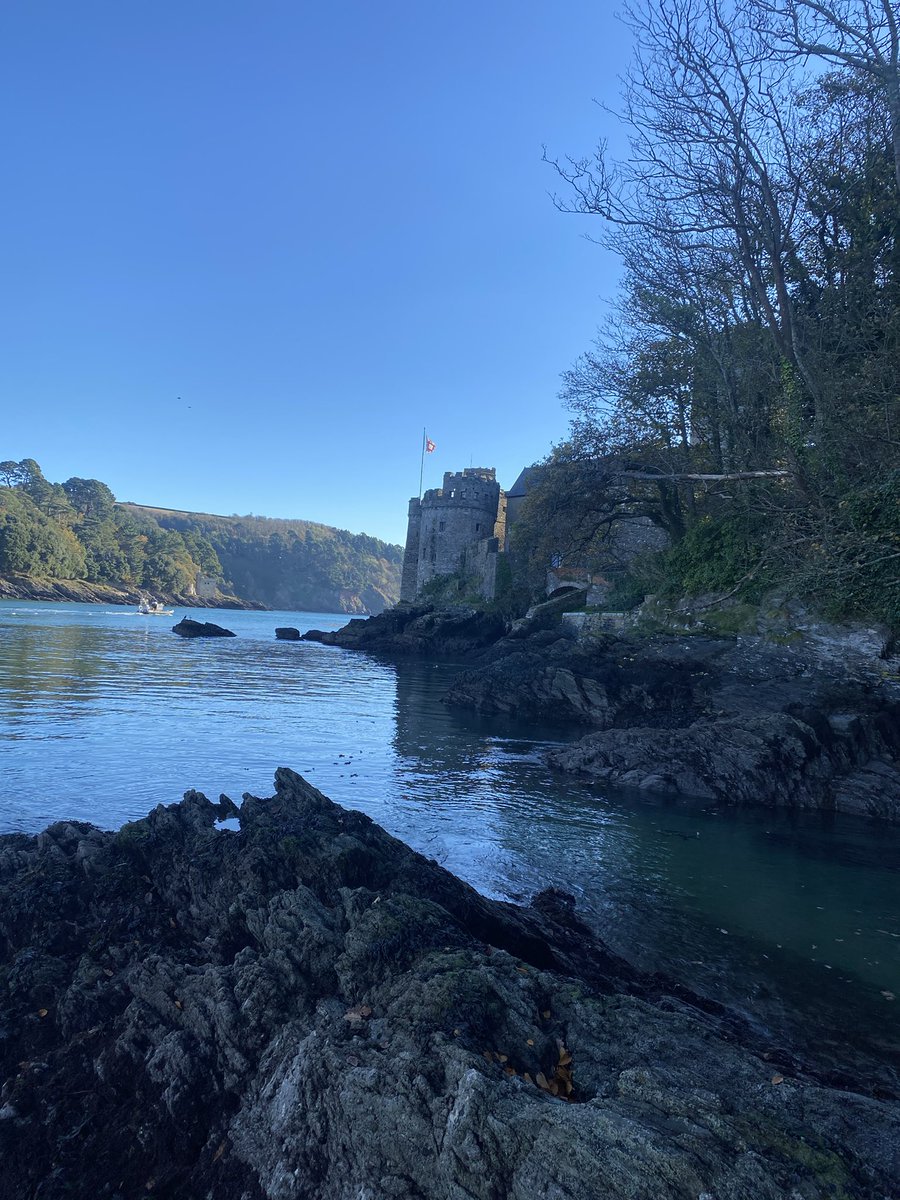 beachlifemuma's tweet photo. Lovely Sunday walk in pretty Dartmouth with the gang #dartmouth #lovewhereyoulive #englishriviera https://t.co/z4z7pRcKUo