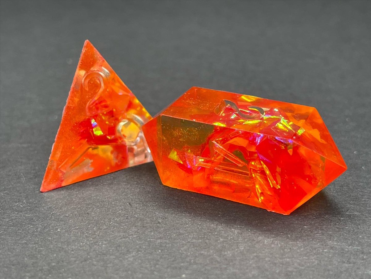 Eklipz_1's tweet photo. Another version of the wildfire Druid.
#dice #dicemanic #diceporn #dicegoblin #dicemaking #dicemaker #dnd #dnd5e #dndcharacter #pathfindergame #dungeonsanddragons #resin #resinart #resincraft https://t.co/DUYd8komp0