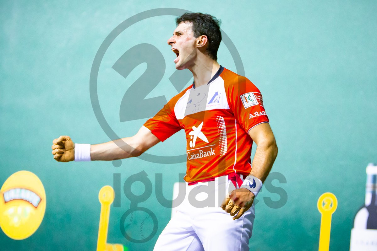 21iguales's tweet photo. 🏆⚾️ #4ymedio

🔴 Altuna III 22
🔵 Laso 20

➡️ Jokin Altuna  consigue su tercera txapela de la jaula.

ZORIONAK!!

⏩ https://t.co/8sdXPgvScO 

#PelotaVasca https://t.co/mTCN5ARKdH