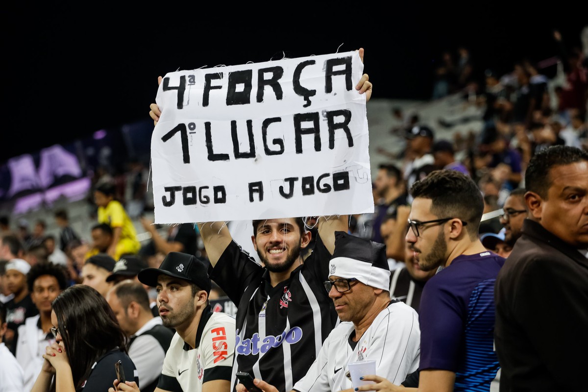 Corinthians's tweet photo. E é claro que a Fiel foi, como sempre, peça fundamental para a conquista do mais recente título do @Brasileirao do Coringão! Festa linda e apoio incondicional na @NeoQuimicaArena!👏🥰
📷 Daniel Augusto Jr. e Rodrigo Gazzanel
#HeptaDeRespeito
#VaiCorinthians https://t.co/k3tX2O9vhp