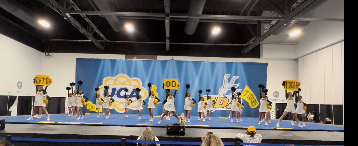StXTigerCheer's tweet image. Congratulations to our Tiger Cheerleaders who competed in the UCA Bluegrass Regional in Lexington. They had a zero deduction performance and earned a bid to UCA Nationals at Disney’s ESPN in February! GO TIGERS! #WeAreStX @StXTigerCheer @StXTigers_Med @StXTigerSports @stxtigers