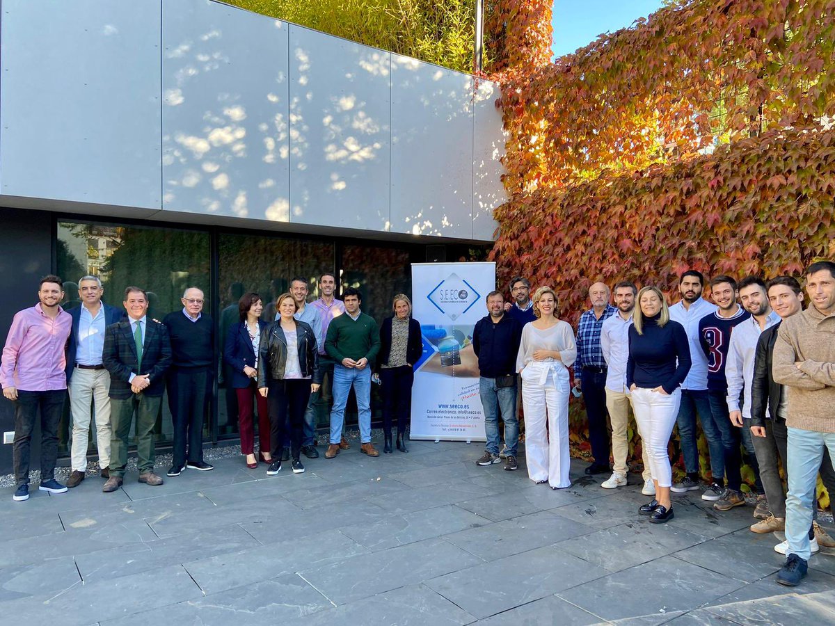 SanJoseClinica's tweet photo. SEECO (Sociedad Española de Ecografía).
Clausura del Curso de Ecografía de Tobillo y Pie, con una gran organización, instalaciones y compañeros ponentes Dr. cerezo, Dr. Jimenez @fjdconesa D. Samuel Pina @podosamuel D. Emilio Merchan https://t.co/pb9DNexcOU