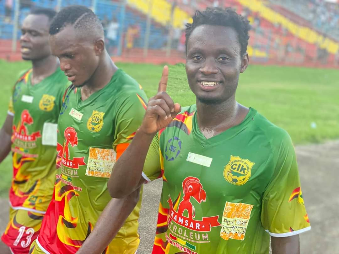 Africansoccerup's tweet photo. Another formidable kit lands, this time CI Kasmar from Guinea. https://t.co/1cVzc7xsaQ
