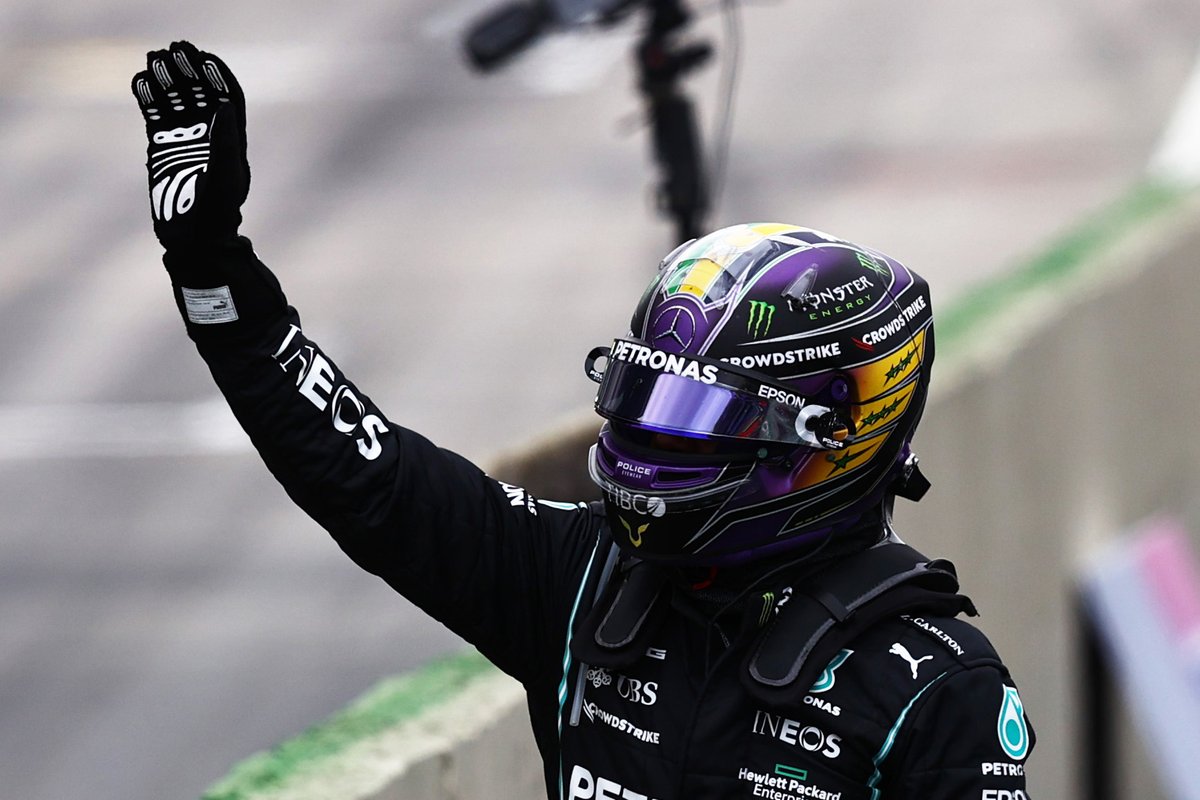 𝐇𝐚𝐦𝐦𝐞𝐫𝐭𝐢𝐦𝐞 𝐢𝐧 𝐁𝐫𝐚𝐳𝐢𝐥 🇧🇷

Lewis Hamilton claims an incredible victory at the #BrazilGP after starting in P10 on the grid 🟣