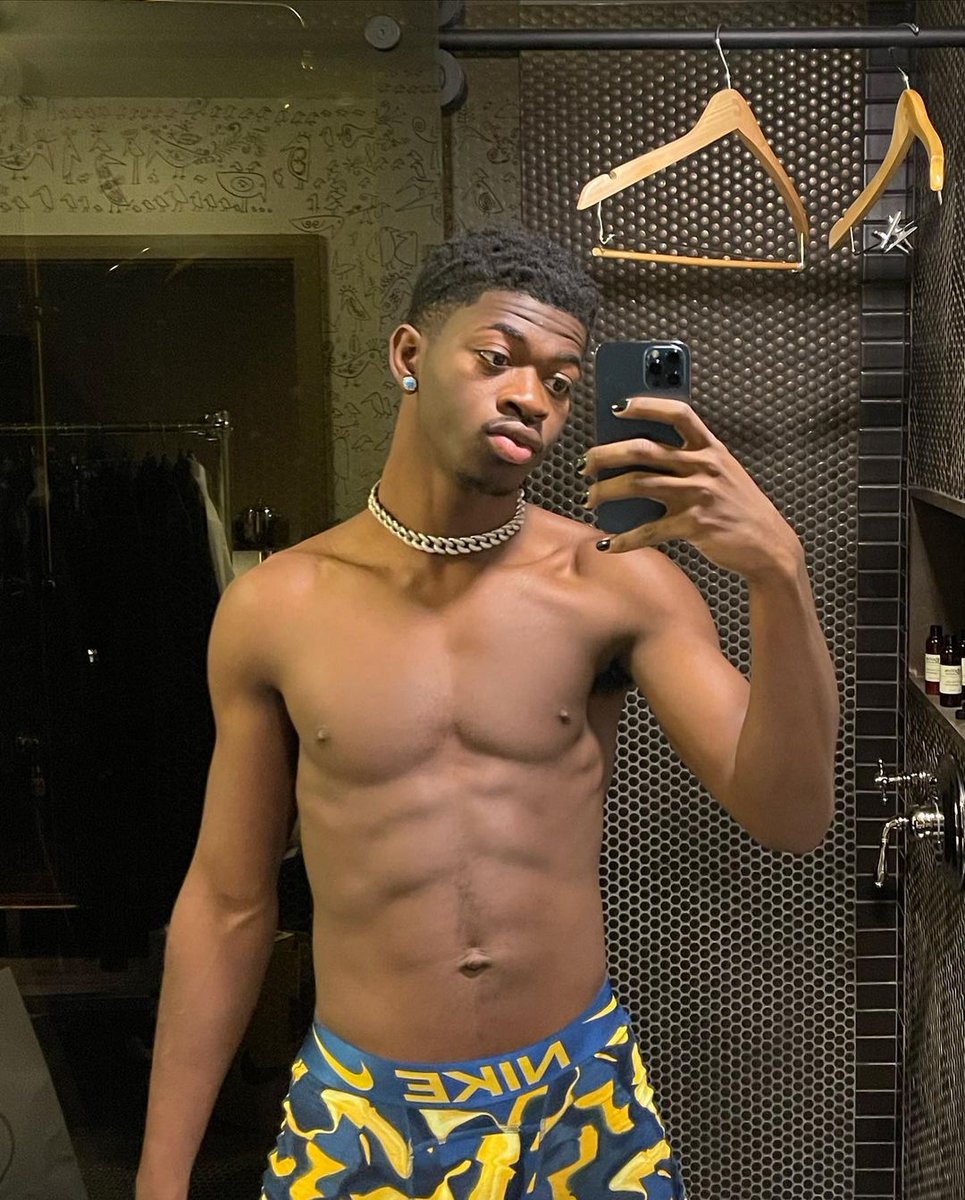 1045KISSFM's tweet photo. I'll have whatever #LilNasX is having 💪😍

#nas #lilnas #industrybaby https://t.co/dTKS8FVDqr