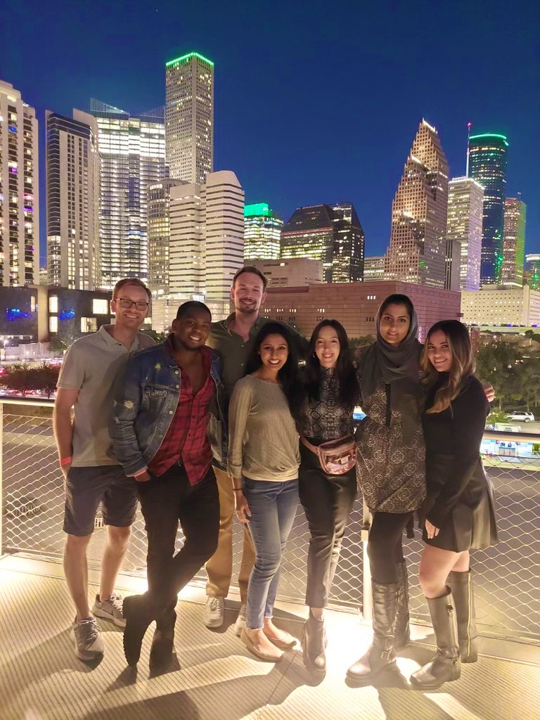 PhilJBarkerMD's tweet photo. Love my squad and love my city. #HoustonEM https://t.co/ozD0tnmUGF