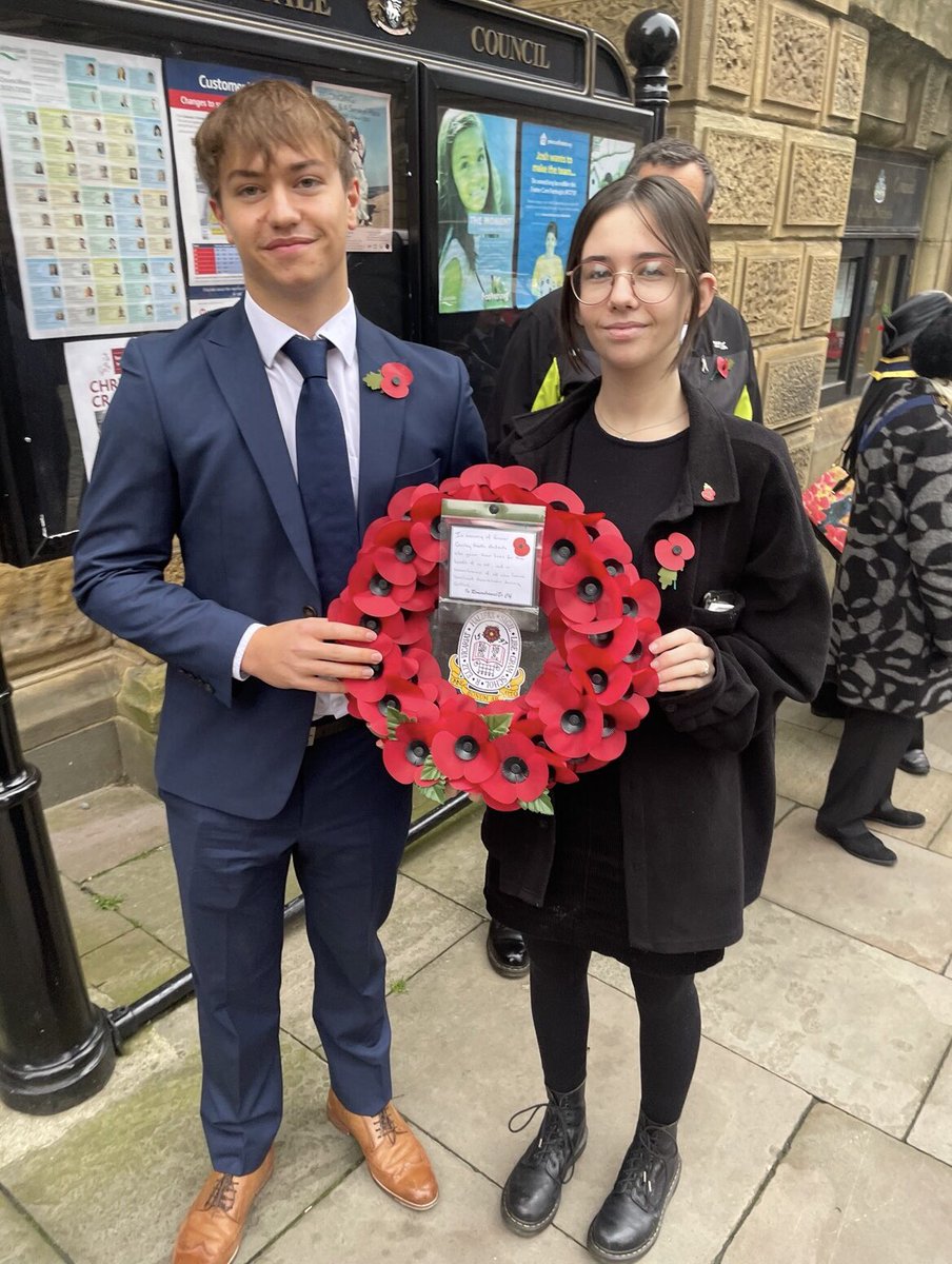 crossleyheath's tweet photo. Lest we forget. 
Very moving Remembrance service this morning at the cenotaph and @HalifaxMinster. Thank you to Will and Leila for representing Crossley Heath. 
#remembranceday #WeWillRememberThem https://t.co/MQa5ME5qg7